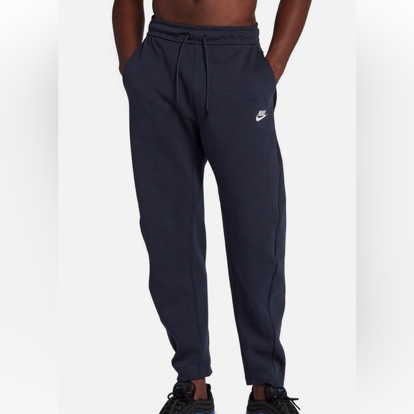Nike Sportswear Tech Fleece Jogger - Picture 3 of 10